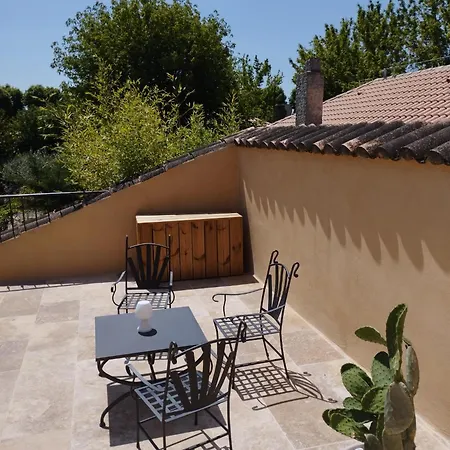Les Tilleuls Bed & Breakfast *
